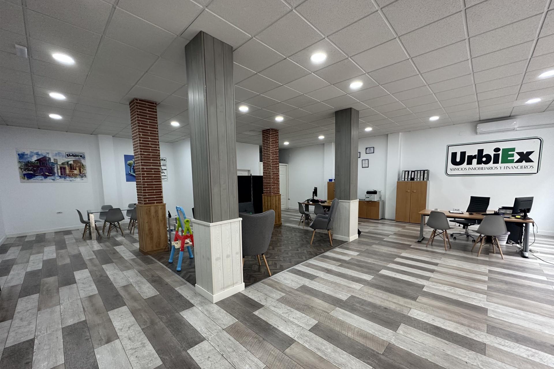 Oficina de Urbiex, inmobiliaria en Don Benito (Badajoz)